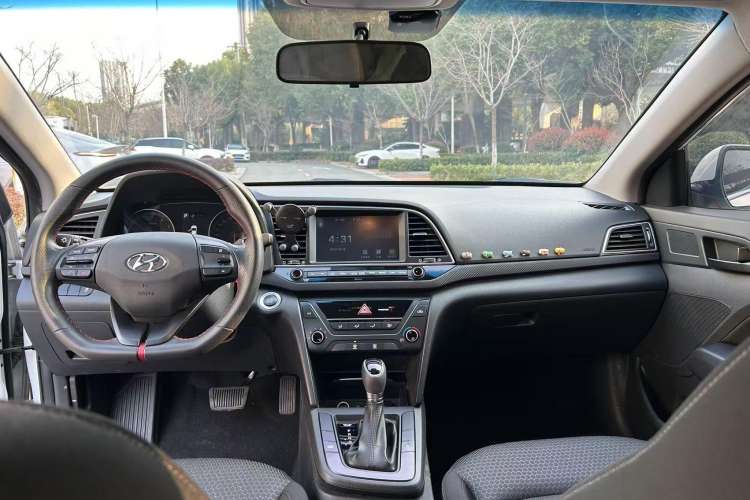 Used Hyundai Elantra (6th Generation / Lingdong) 2018 1.4T Dual-Clutch Xuan Dong · Dynamic Edition Interior 1