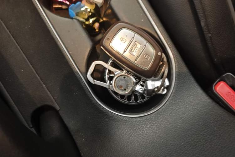 Used Hyundai Elantra (6th Generation / Lingdong) 2018 1.4T Dual-Clutch Xuan Dong · Dynamic Edition Interior 1