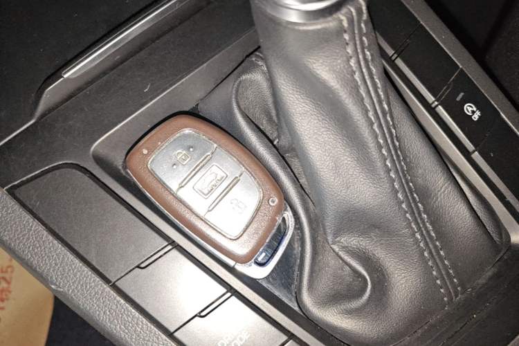 Used Hyundai Elantra (6th Generation / Lingdong) 2018 1.4T Dual-Clutch Xuan Dong · Dynamic Edition Interior 1