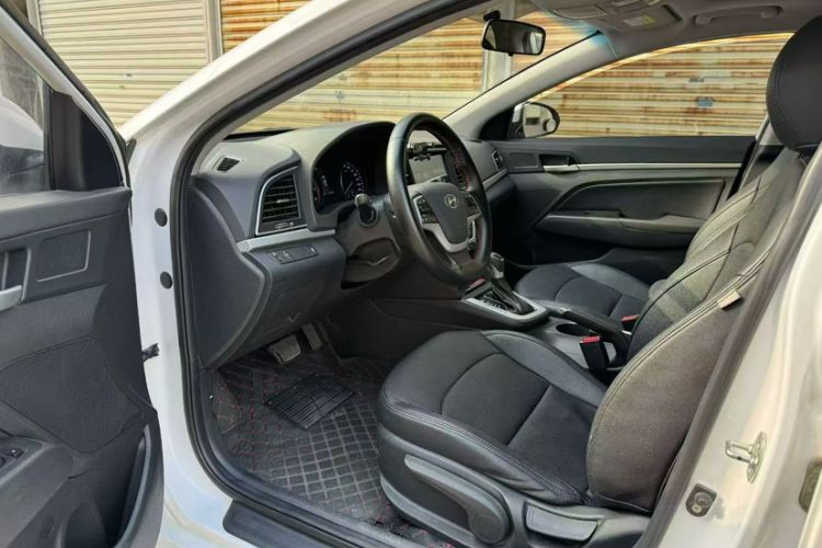 Used Hyundai Elantra (6th Generation / Lingdong) 2018 1.6L Automatic 15th Anniversary Special Edition Interior 1