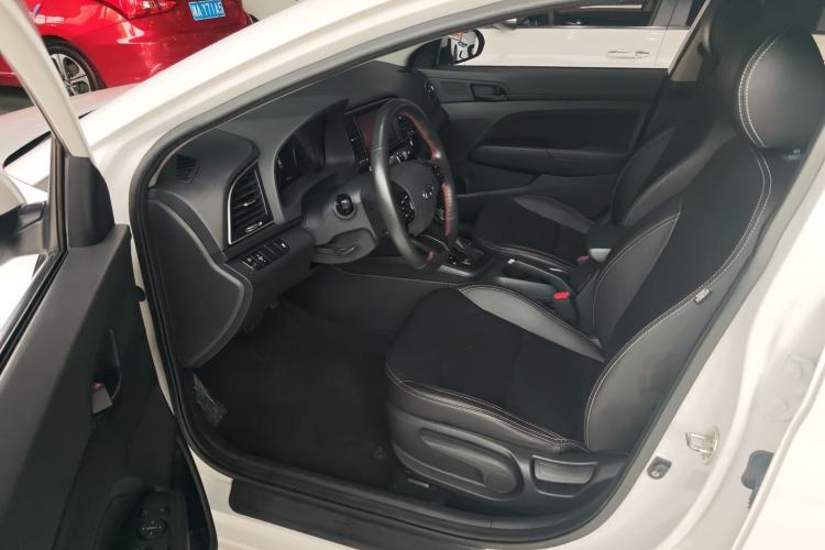 Used Hyundai Elantra (6th Generation / Lingdong) 2018 1.4T Dual-Clutch Xuan Dong · Dynamic Edition Interior 1