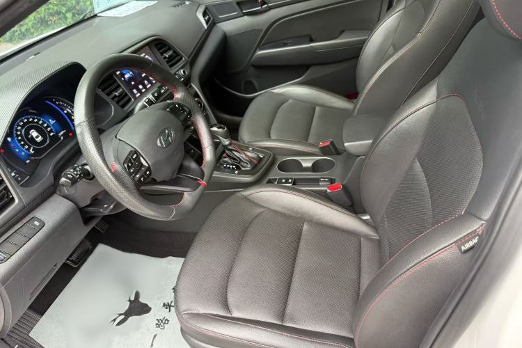 Used Hyundai Elantra (6th Generation / Lingdong) 2018 1.4T Dual-Clutch Xuan Dong · Dynamic Edition Interior 2