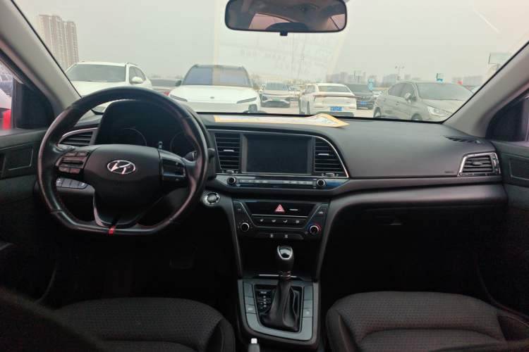 Used Hyundai Elantra (6th Generation / Lingdong) 2018 1.4T Dual-Clutch Xuan Dong · Dynamic Edition Interior 2