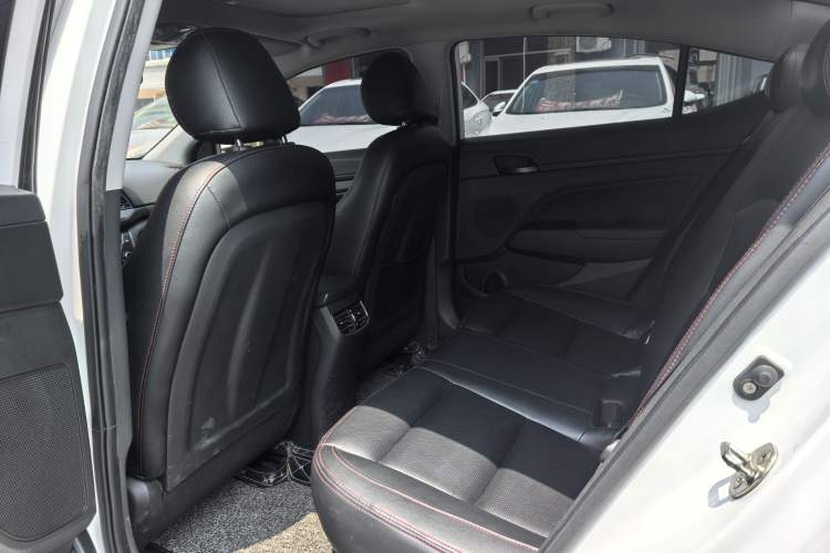 Used Hyundai Elantra (6th Generation / Lingdong) 2018 1.4T Dual-Clutch Xuan Dong · Dynamic Edition Interior 2