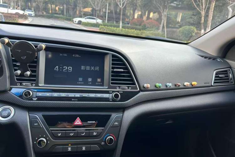 Used Hyundai Elantra (6th Generation / Lingdong) 2018 1.4T Dual-Clutch Xuan Dong · Dynamic Edition Interior 3