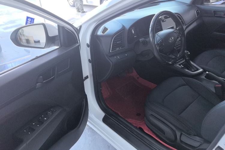 Used Hyundai Elantra (6th Generation / Lingdong) 2018 1.4T Dual-Clutch Xuan Dong · Dynamic Edition Interior 3