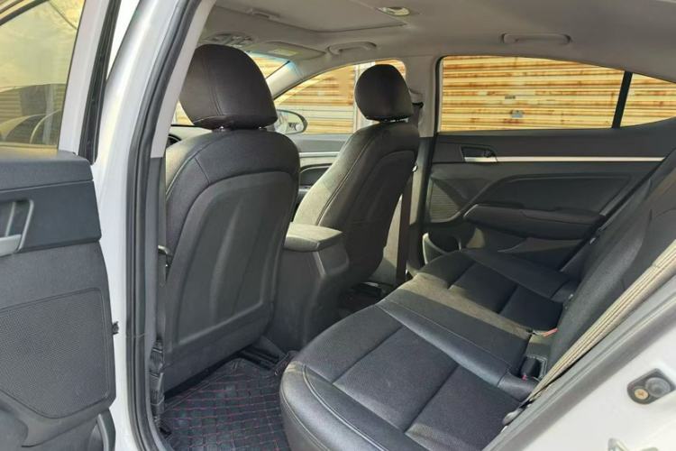 Used Hyundai Elantra (6th Generation / Lingdong) 2018 1.6L Automatic 15th Anniversary Special Edition Interior 3