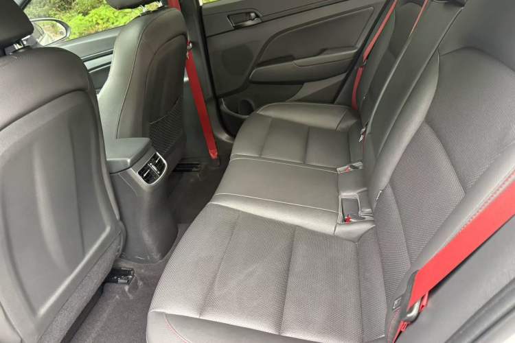 Used Hyundai Elantra (6th Generation / Lingdong) 2018 1.4T Dual-Clutch Xuan Dong · Dynamic Edition Interior 4