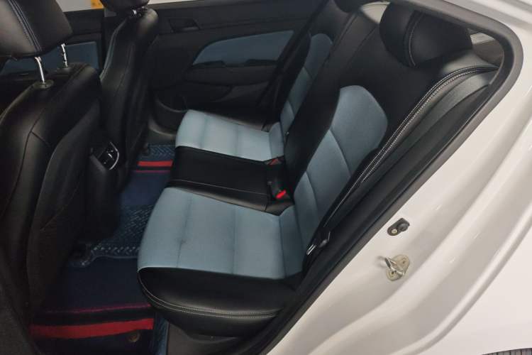 Used Hyundai Elantra (6th Generation / Lingdong) 2018 1.4T Dual-Clutch Xuan Dong · Dynamic Edition Interior 4