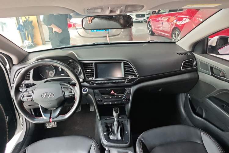 Used Hyundai Elantra (6th Generation / Lingdong) 2018 1.4T Dual-Clutch Xuan Dong · Dynamic Edition Interior 4