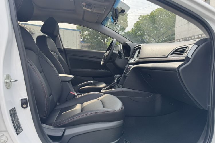 Used Hyundai Elantra (6th Generation / Lingdong) 2018 1.4T Dual-Clutch Xuan Dong · Dynamic Edition Interior 5