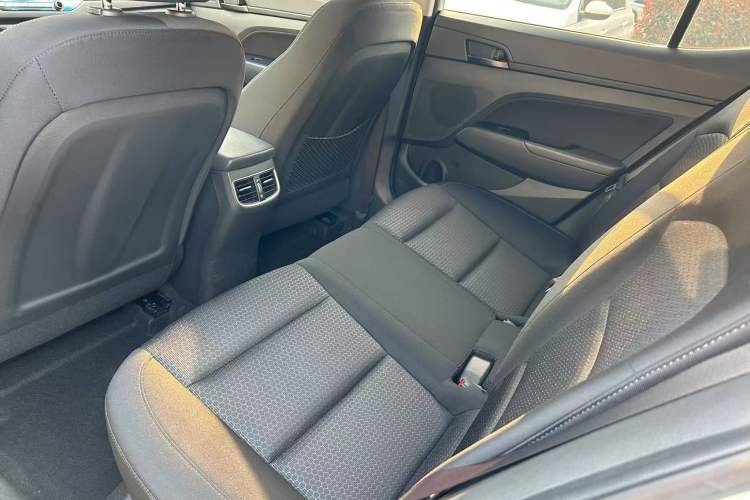 Used Hyundai Elantra (6th Generation / Lingdong) 2018 1.4T Dual-Clutch Xuan Dong · Dynamic Edition Interior 6