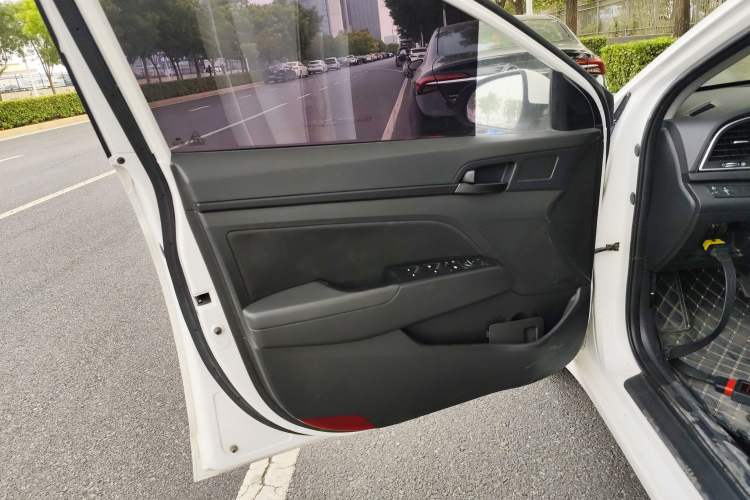 Used Hyundai Elantra (6th Generation / Lingdong) 2018 1.4T Dual-Clutch Xuan Dong · Dynamic Edition Left Front Door Interior