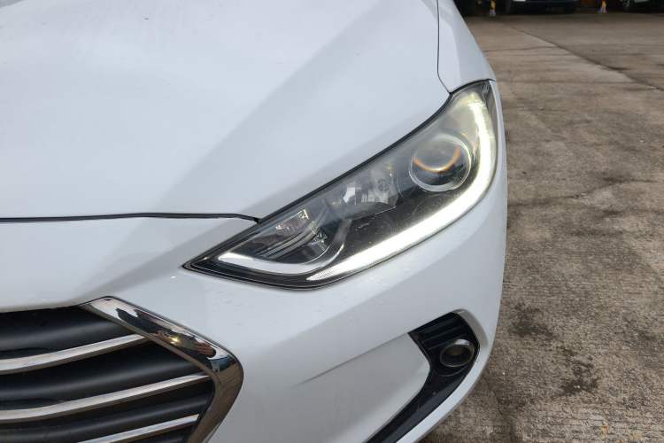 Used Hyundai Elantra (6th Generation / Lingdong) 2018 1.6L Automatic 15th Anniversary Special Edition Left Front Headlight