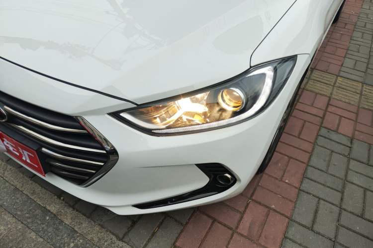 Used Hyundai Elantra (6th Generation / Lingdong) 2018 1.6L Automatic 15th Anniversary Special Edition Left Front Headlight