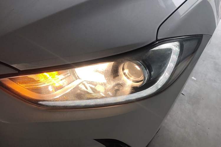 Used Hyundai Elantra (6th Generation / Lingdong) 2018 1.6L Automatic 15th Anniversary Special Edition Left Front Headlight