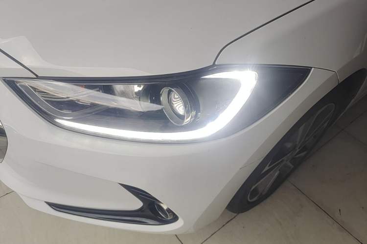 Used Hyundai Elantra (6th Generation / Lingdong) 2018 1.6L Automatic 15th Anniversary Special Edition Left Front Headlight