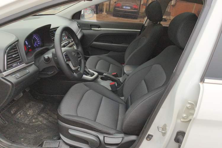 Used Hyundai Elantra (6th Generation / Lingdong) 2018 1.6L Automatic 15th Anniversary Special Edition Left Front Seat