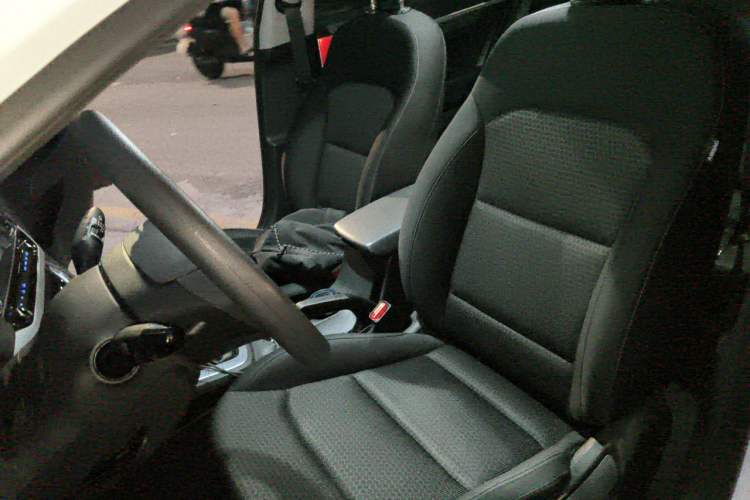 Used Hyundai Elantra (6th Generation / Lingdong) 2018 1.6L Automatic 15th Anniversary Special Edition Left Front Seat