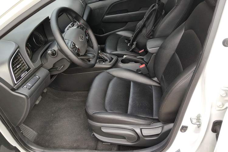 Used Hyundai Elantra (6th Generation / Lingdong) 2018 1.4T Dual-Clutch Xuan Dong · Dynamic Edition Left Front Seat