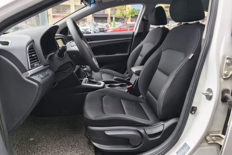 Used Hyundai Elantra (6th Generation / Lingdong) 2018 1.6L Automatic 15th Anniversary Special Edition Left Front Seat
