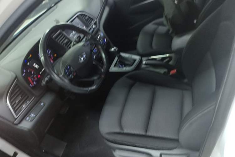 Used Hyundai Elantra (6th Generation / Lingdong) 2018 1.4T Dual-Clutch Xuan Dong · Dynamic Edition Left Front Seat