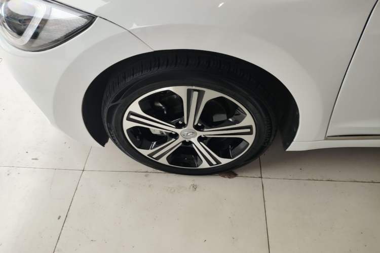 Used Hyundai Elantra (6th Generation / Lingdong) 2018 1.4T Dual-Clutch Xuan Dong · Dynamic Edition Left Front Wheel Hub