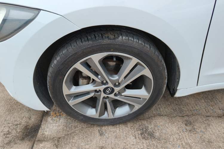 Used Hyundai Elantra (6th Generation / Lingdong) 2018 1.6L Automatic 15th Anniversary Special Edition Left Front Wheel Hub
