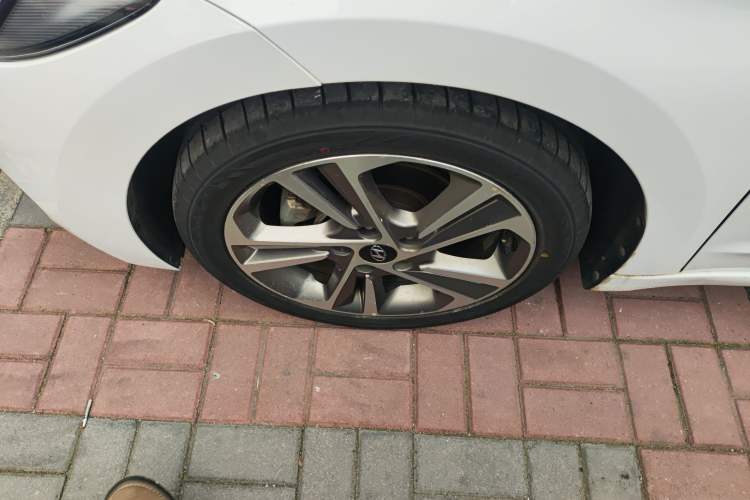 Used Hyundai Elantra (6th Generation / Lingdong) 2018 1.6L Automatic 15th Anniversary Special Edition Left Front Wheel Hub