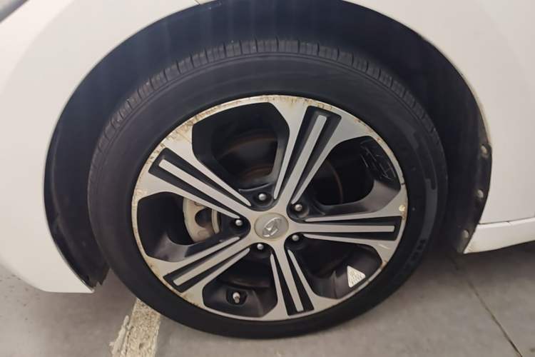 Used Hyundai Elantra (6th Generation / Lingdong) 2018 1.4T Dual-Clutch Xuan Dong · Dynamic Edition Left Front Wheel Hub