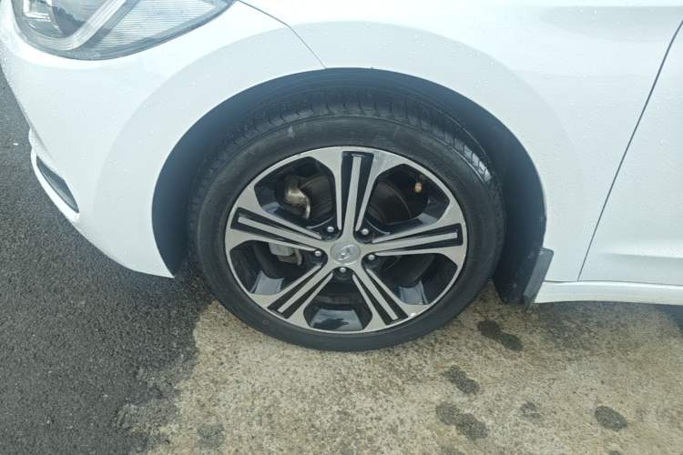 Used Hyundai Elantra (6th Generation / Lingdong) 2018 1.4T Dual-Clutch Xuan Dong · Dynamic Edition Left Front Wheel Hub