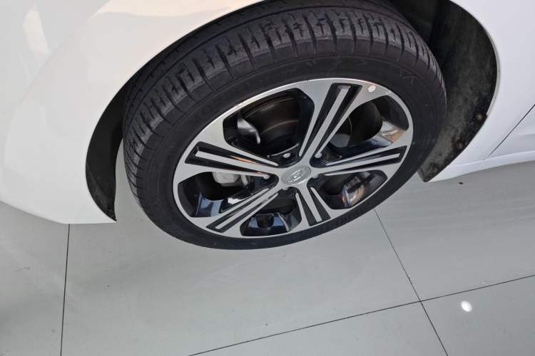 Used Hyundai Elantra (6th Generation / Lingdong) 2018 1.4T Dual-Clutch Xuan Dong · Dynamic Edition Left Front Wheel Hub