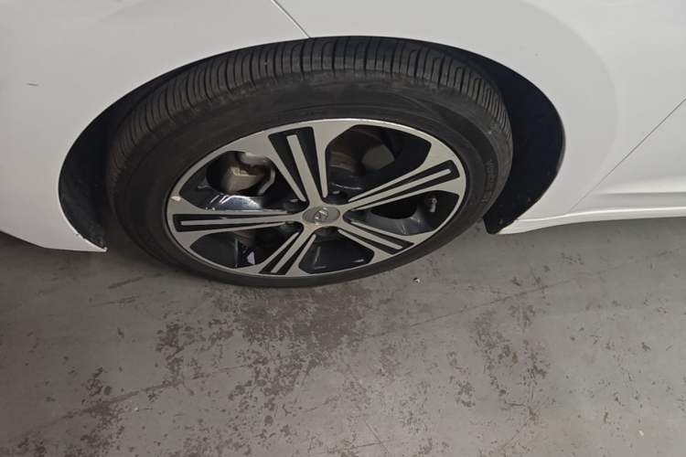 Used Hyundai Elantra (6th Generation / Lingdong) 2018 1.4T Dual-Clutch Xuan Dong · Dynamic Edition Left Front Wheel Hub
