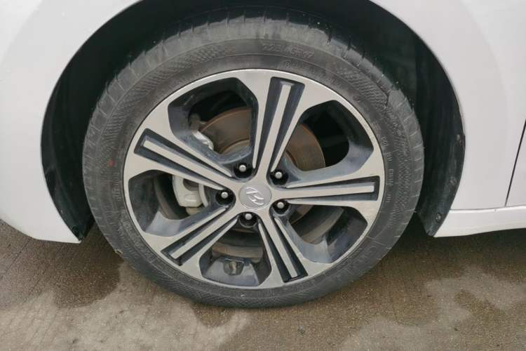 Used Hyundai Elantra (6th Generation / Lingdong) 2018 1.4T Dual-Clutch Xuan Dong · Dynamic Edition Left Front Wheel Hub