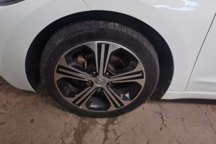 Used Hyundai Elantra (6th Generation / Lingdong) 2018 1.4T Dual-Clutch Xuan Dong · Dynamic Edition Left Front Wheel Hub