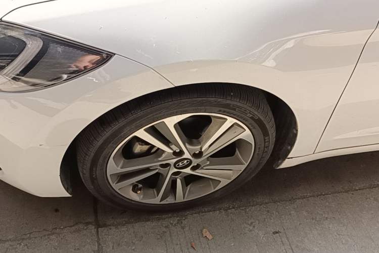Used Hyundai Elantra (6th Generation / Lingdong) 2018 1.6L Automatic 15th Anniversary Special Edition Left Front Wheel Hub