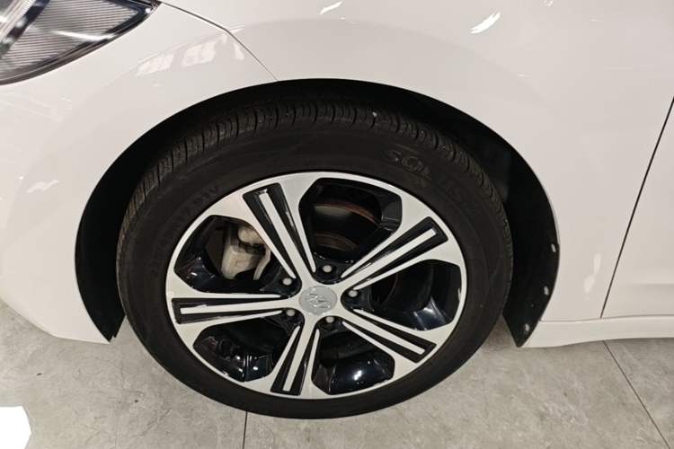 Used Hyundai Elantra (6th Generation / Lingdong) 2018 1.4T Dual-Clutch Xuan Dong · Dynamic Edition Left Front Wheel Hub