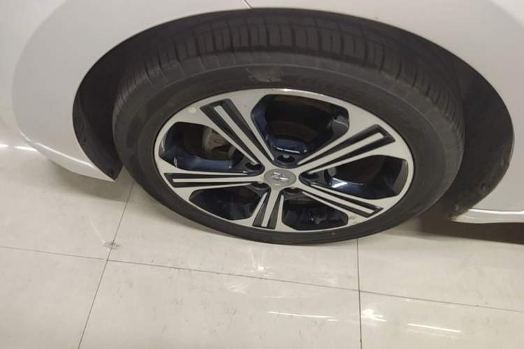 Used Hyundai Elantra (6th Generation / Lingdong) 2018 1.4T Dual-Clutch Xuan Dong · Dynamic Edition Left Front Wheel Hub