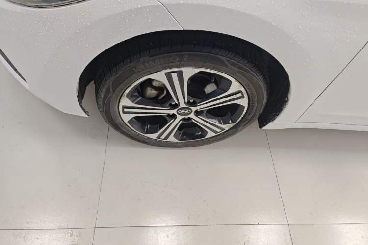 Used Hyundai Elantra (6th Generation / Lingdong) 2018 1.6L Automatic 15th Anniversary Special Edition Left Front Wheel Hub