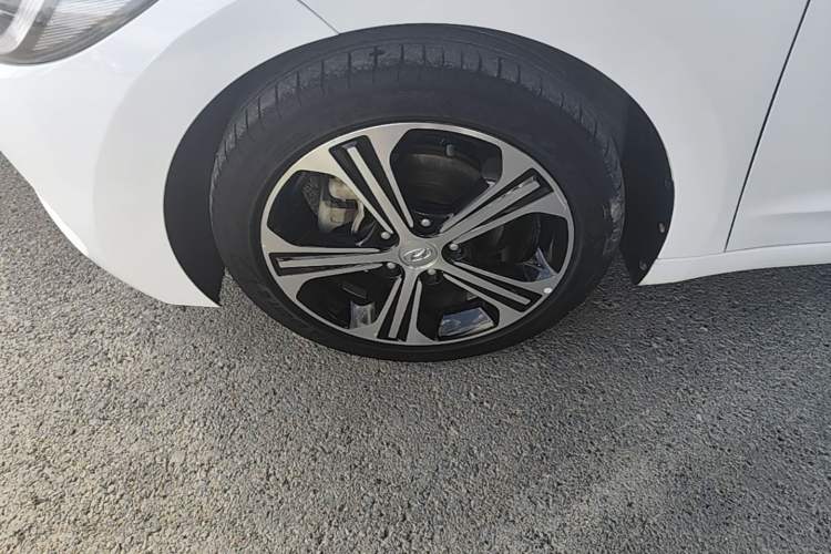 Used Hyundai Elantra (6th Generation / Lingdong) 2018 1.4T Dual-Clutch Xuan Dong · Dynamic Edition Left Front Wheel Hub