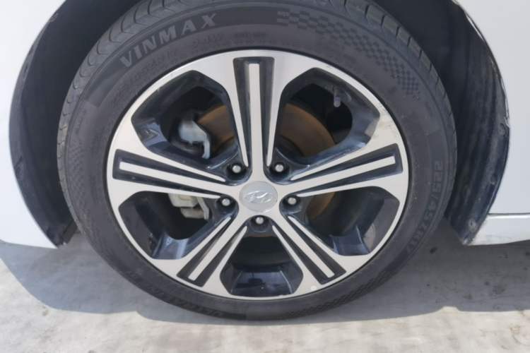 Used Hyundai Elantra (6th Generation / Lingdong) 2018 1.4T Dual-Clutch Xuan Dong · Dynamic Edition Left Front Wheel Hub