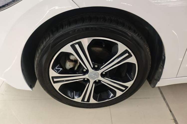 Used Hyundai Elantra (6th Generation / Lingdong) 2018 1.4T Dual-Clutch Xuan Dong · Dynamic Edition Left Front Wheel Hub