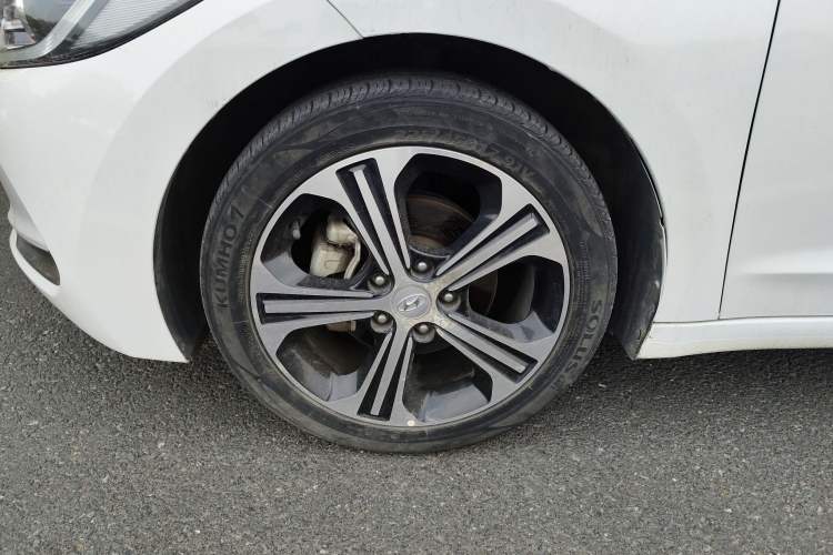 Used Hyundai Elantra (6th Generation / Lingdong) 2018 1.4T Dual-Clutch Xuan Dong · Dynamic Edition Left Front Wheel Hub