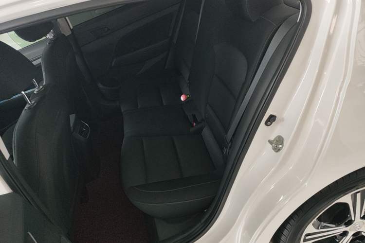 Used Hyundai Elantra (6th Generation / Lingdong) 2018 1.4T Dual-Clutch Xuan Dong · Dynamic Edition Left Rear Seat