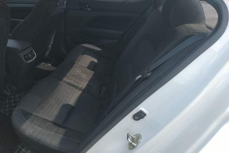 Used Hyundai Elantra (6th Generation / Lingdong) 2018 1.4T Dual-Clutch Xuan Dong · Dynamic Edition Left Rear Seat