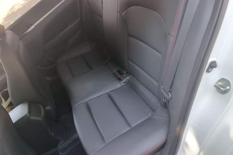 Used Hyundai Elantra (6th Generation / Lingdong) 2018 1.6L Automatic 15th Anniversary Special Edition Left Rear Seat
