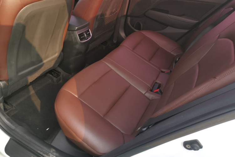 Used Hyundai Elantra (6th Generation / Lingdong) 2018 1.4T Dual-Clutch Xuan Dong · Dynamic Edition Left Rear Seat