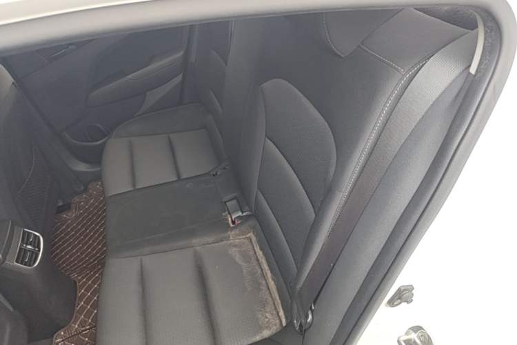 Used Hyundai Elantra (6th Generation / Lingdong) 2018 1.4T Dual-Clutch Xuan Dong · Dynamic Edition Left Rear Seat