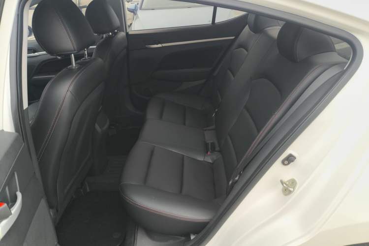 Used Hyundai Elantra (6th Generation / Lingdong) 2018 1.6L Automatic 15th Anniversary Special Edition Left Rear Seat