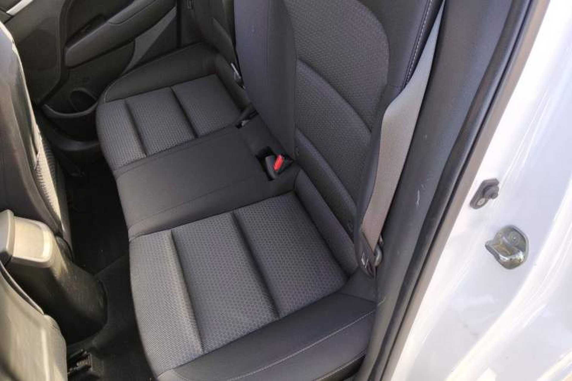 Used Hyundai Elantra (6th Generation / Lingdong) 2018 1.6L Automatic 15th Anniversary Special Edition Left Rear Seat